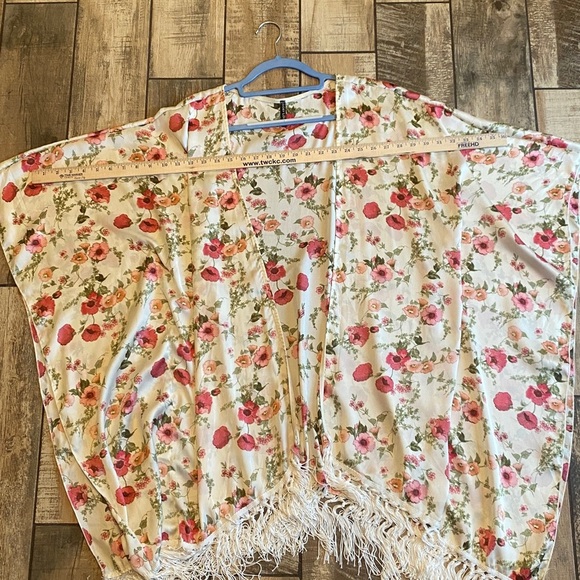 Ivory Love S/M Long Floral Kimono Cardigan- silky feel Floral Kimono with Fringe - Picture 10 of 13